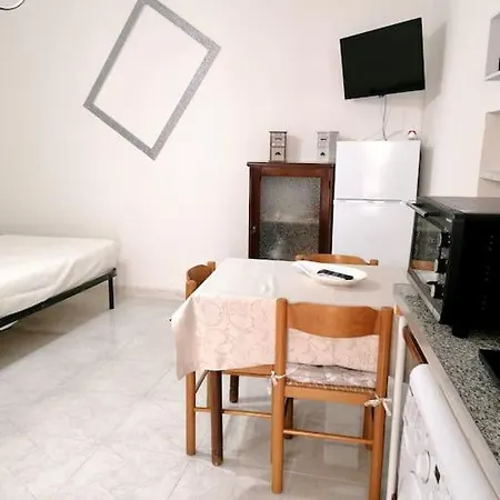 Monolocale Romeo Locri